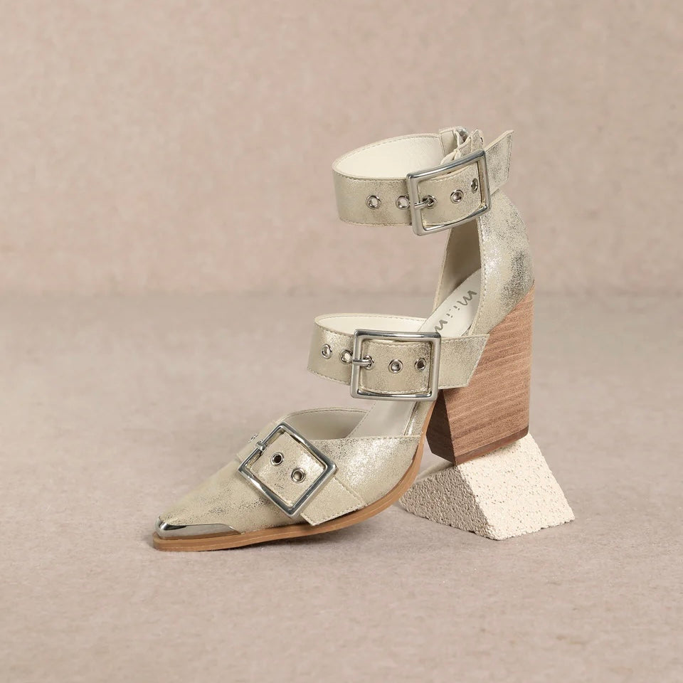 HENDRIX TO THE POINT SHOES