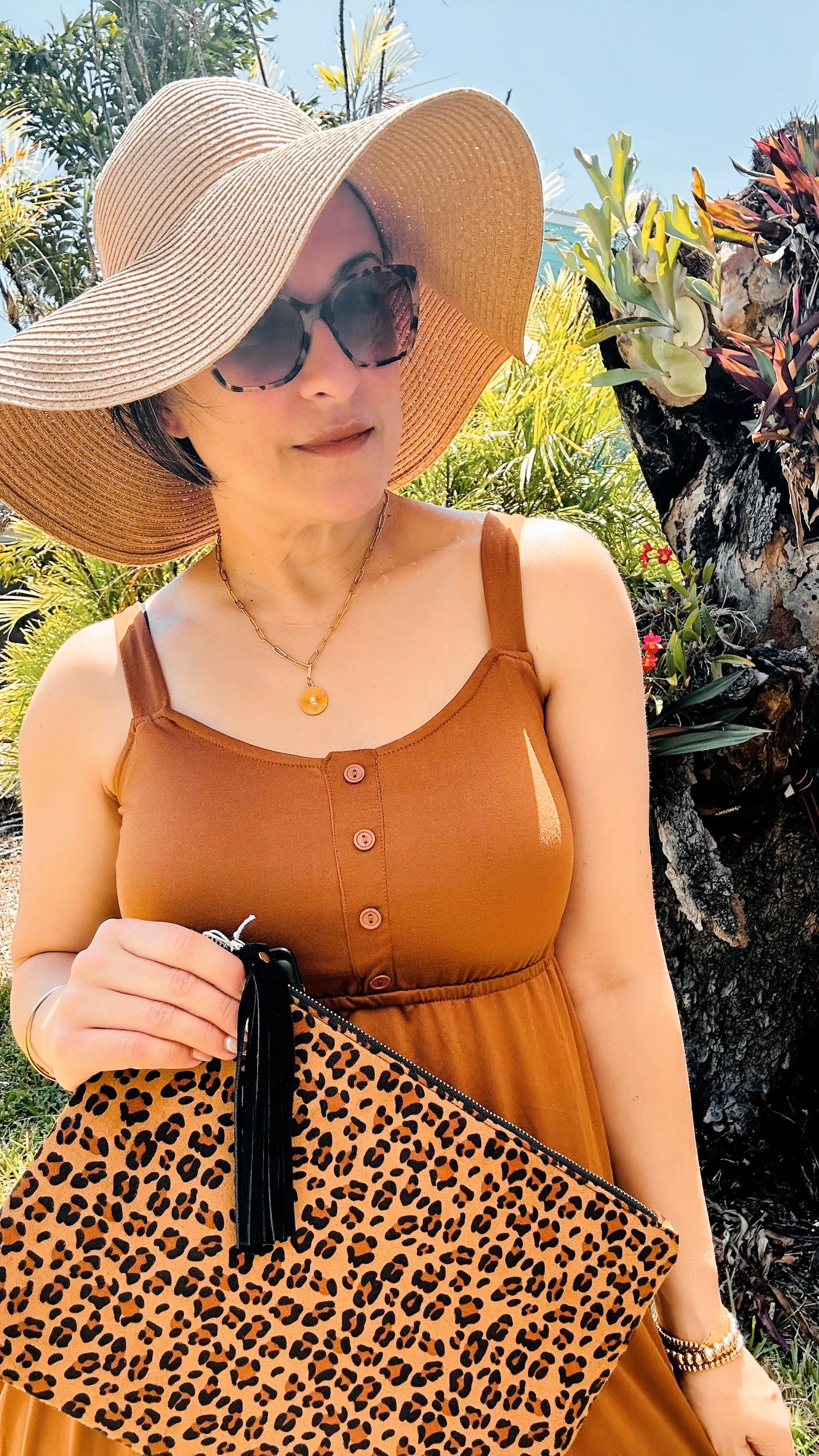 LARGE ANIMAL PRINT CLUTCH