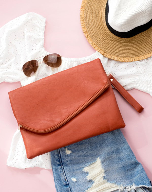 VEGAN LEATHER ENVELOPE CLUTCH