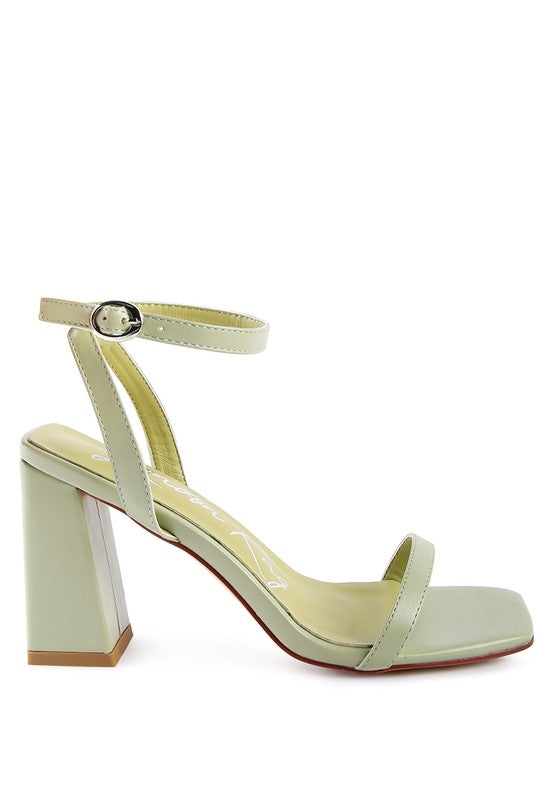 BLOCK HEEL ANKLE STRAP SNADALS