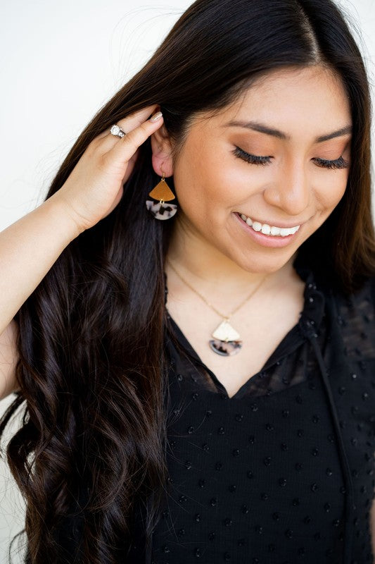 AVA BLONDE TORTOISE NECKLACE