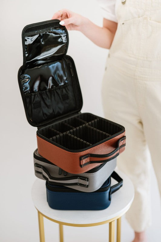 ISABELLA CUSTOMIZABLE COSMETIC CARRY CASE