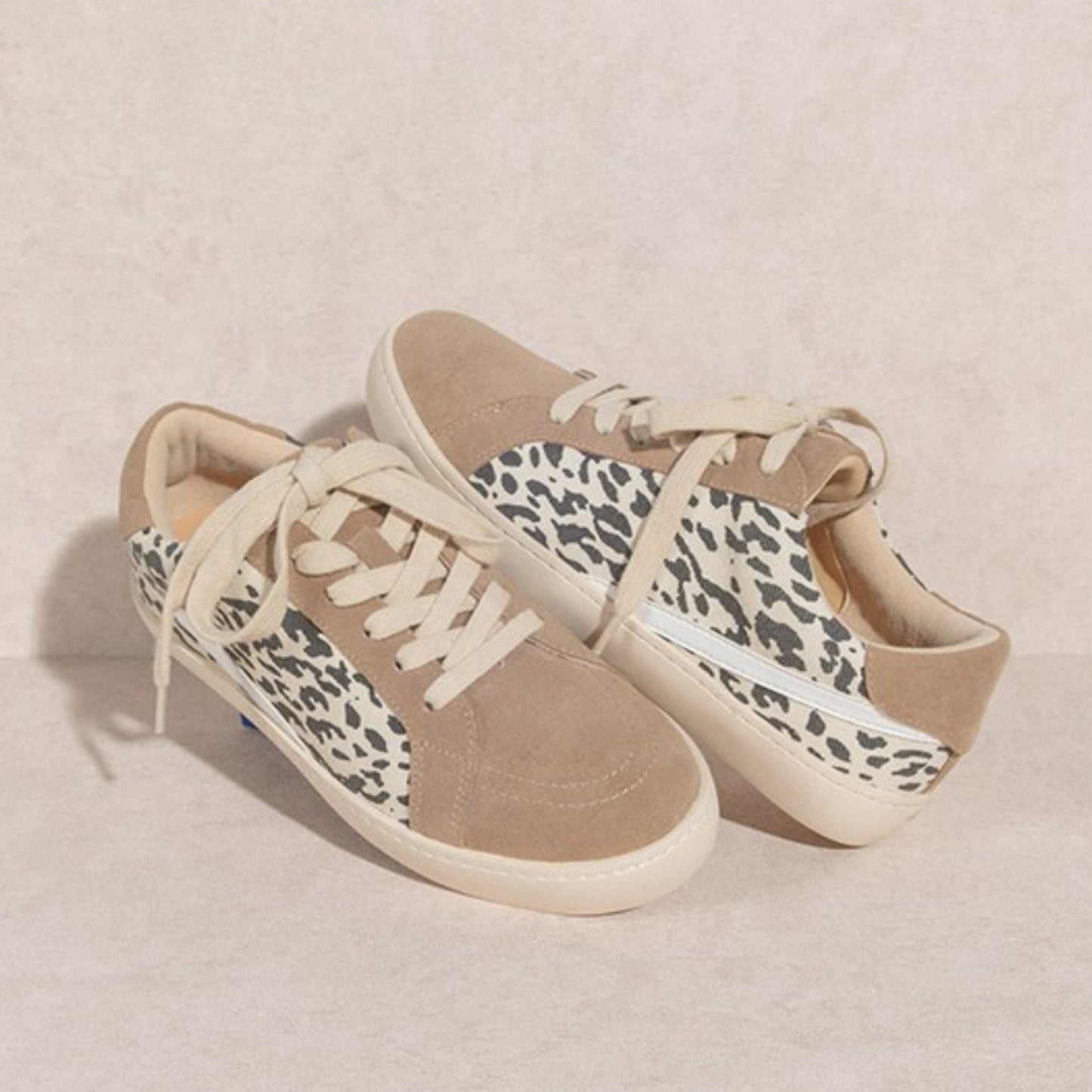 JORDAN-LOW TOP SNEAKERS