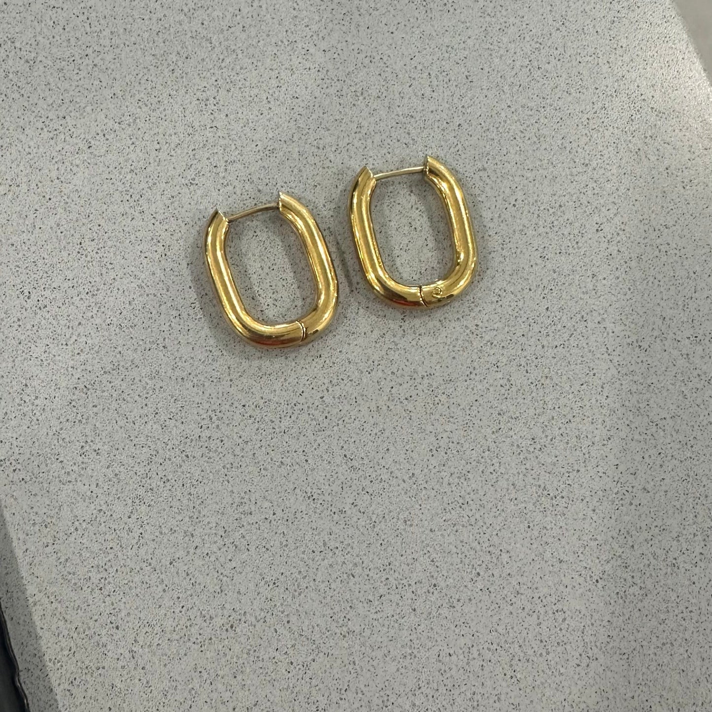 PRETTY SIMPLE FLIRTY FANTASY OVAL HOOP EARRINGS *WATERPROOF*