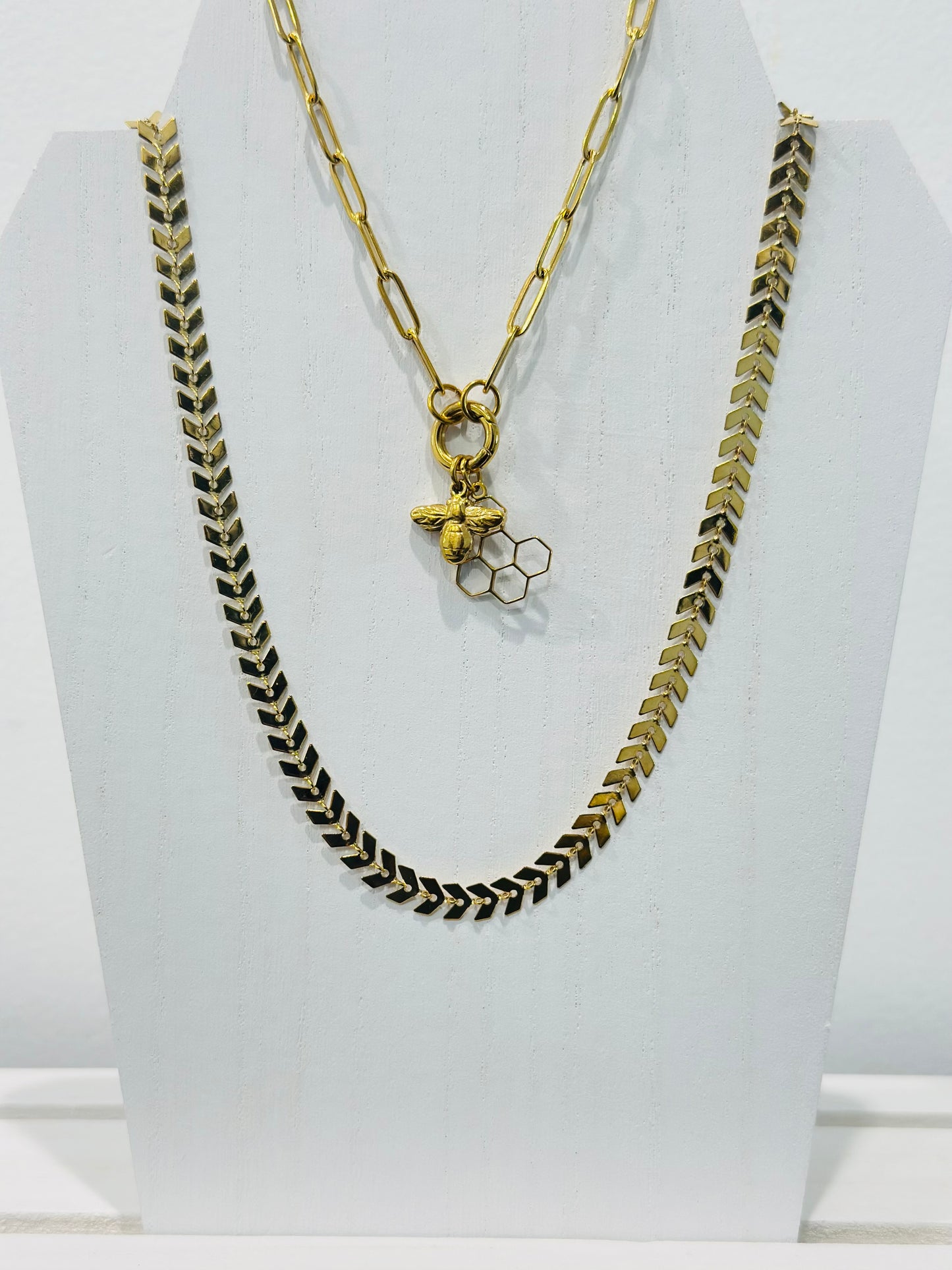 BUSY BEE & HONEY COMB CHARM KEEPER NECKLACE 18K PVD *WATERPROOF*