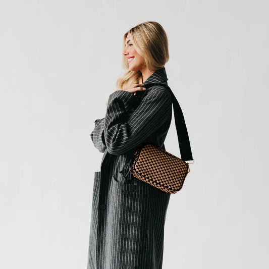 PRETTY SIMPLE WOVEN WILLOW CROSSBODY CAMERA BAG