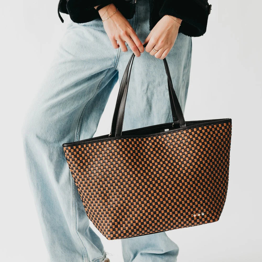 PRETTY SIMPLE WOVEN TIFFANY ORGANIZED TOTE BAG