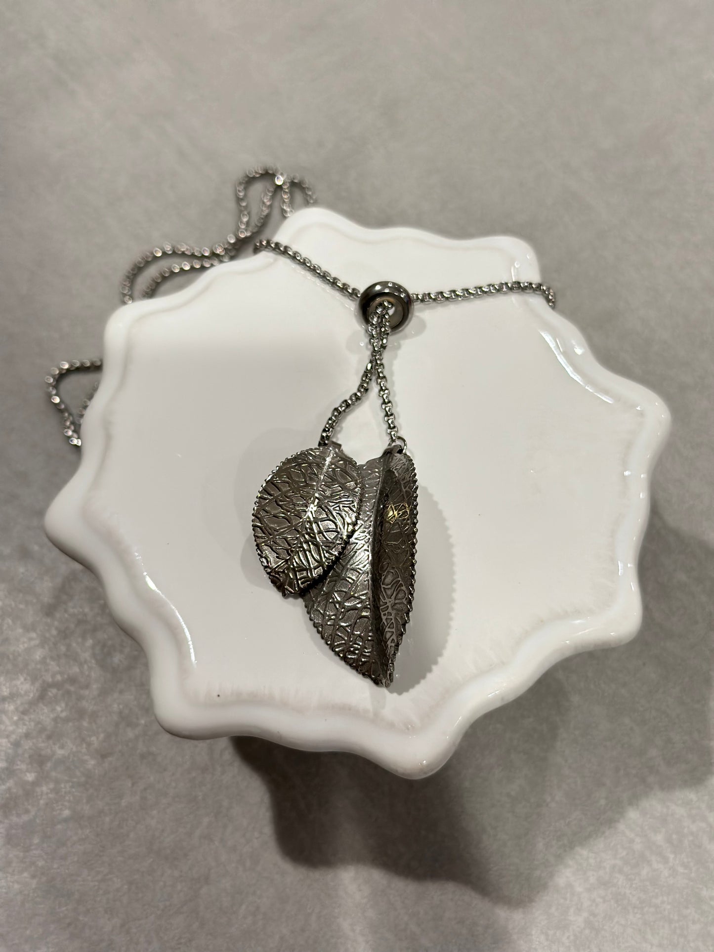 STAINLESS STEEL LEAF NECKLACE
