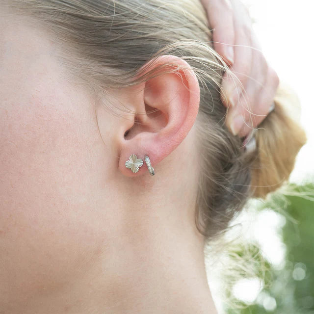 CLOVER STUD EARRINGS *WATERPROOF*