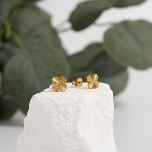 CLOVER STUD EARRINGS *WATERPROOF*