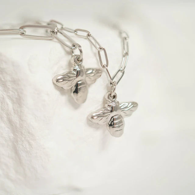 MOMMY & ME BEE CHARM NECKLACE SET